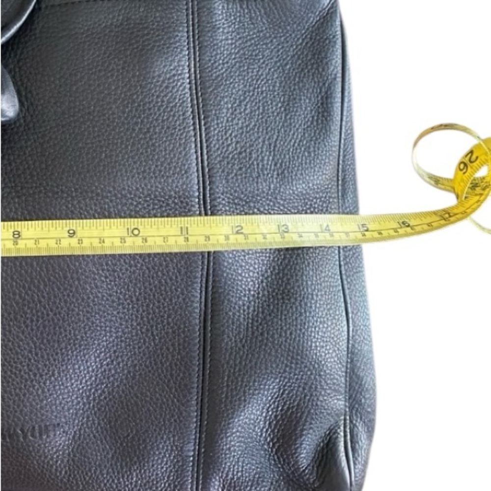 Jones New York Black Leather Bag - Minimalist Classic Elegance with Bow Detail - Picture 4 of 10